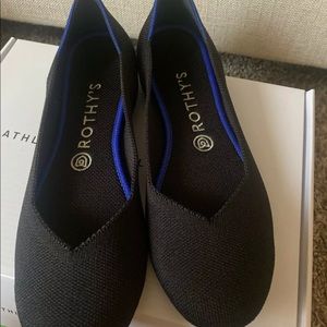 Rothy’s round toe black flats